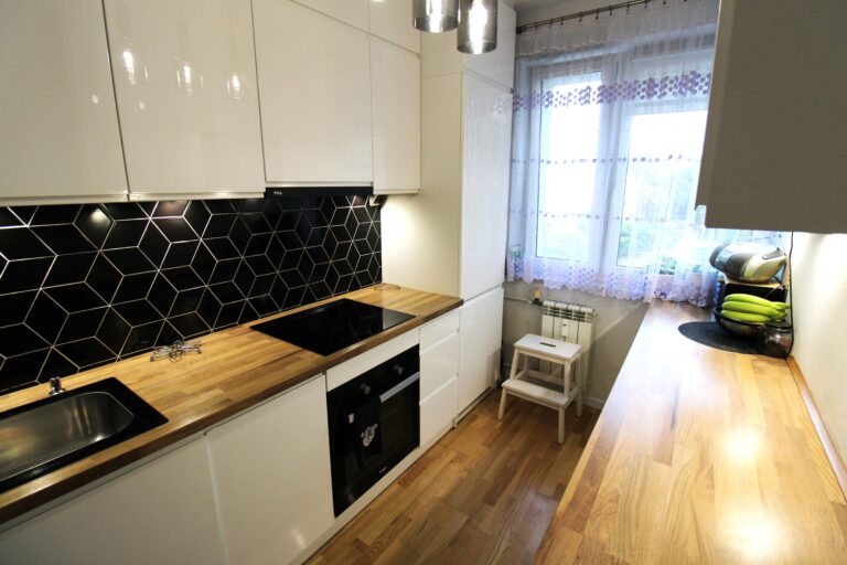 3 pokoje. 53 m2. Nowy Dwór Mazowiecki. Po remoncie.